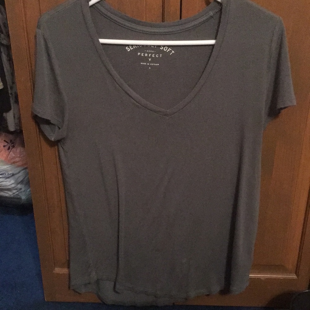 Aeropostale V Neck T Shirt.